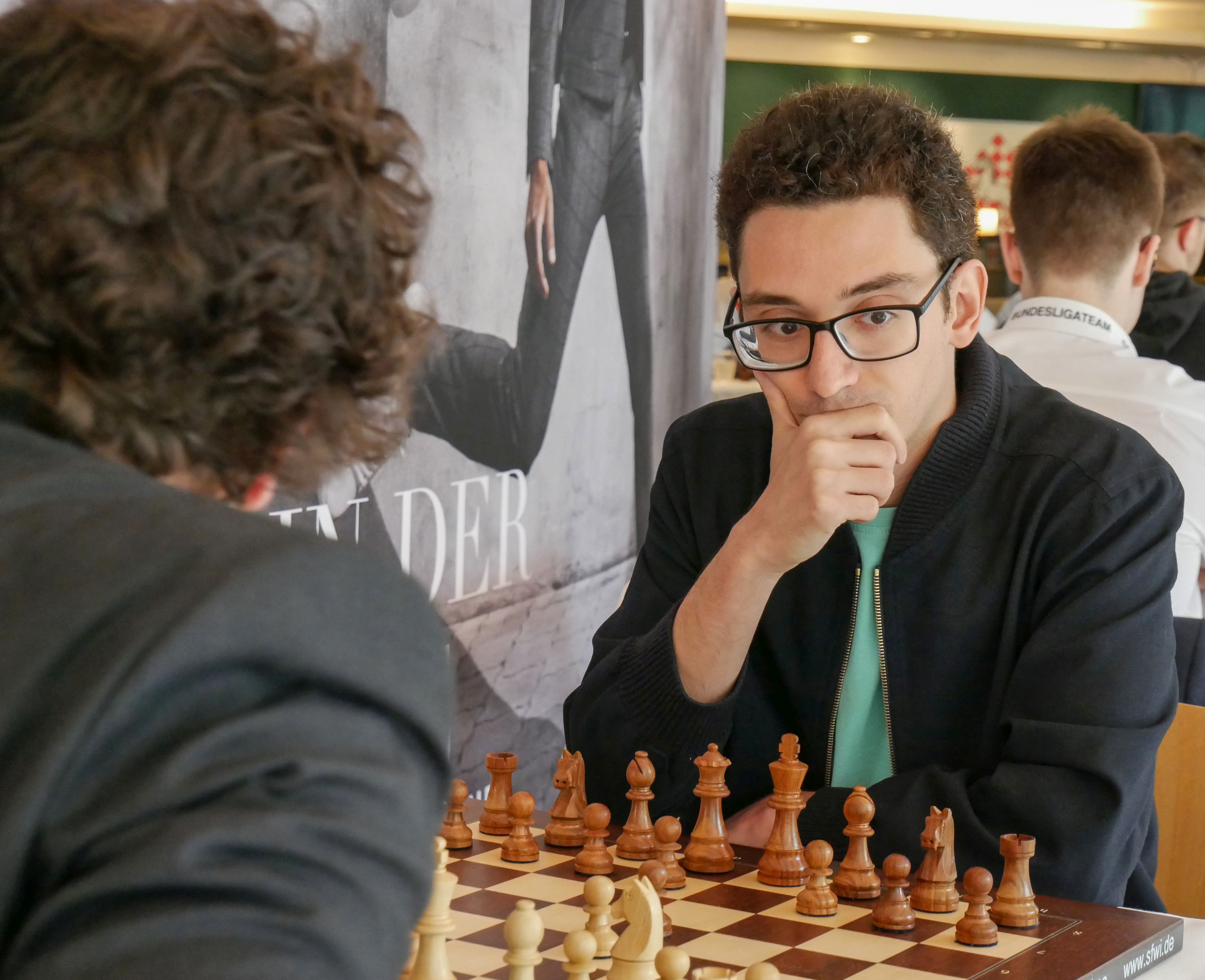 Zwei US-Großmeister am ersten Brett: Fabiano Caruana besiegte Hans Moke Niemann. | Foto: Arne Jachmann/Schachbund